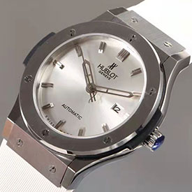 ウブロ クラシック フュージョン チタニウム 542.ZX.2610.LR シルバー時計は価格性能比が高いです